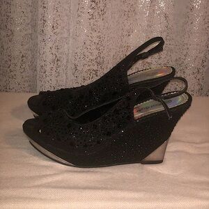 Dress Shoes with Black Rhinestones Embellished. Size 9.